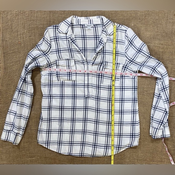 Anthropologie Splendid Long Sleeve 1/2 Button Up V-neck Top, Sz M, White/Navy - Picture 4 of 7